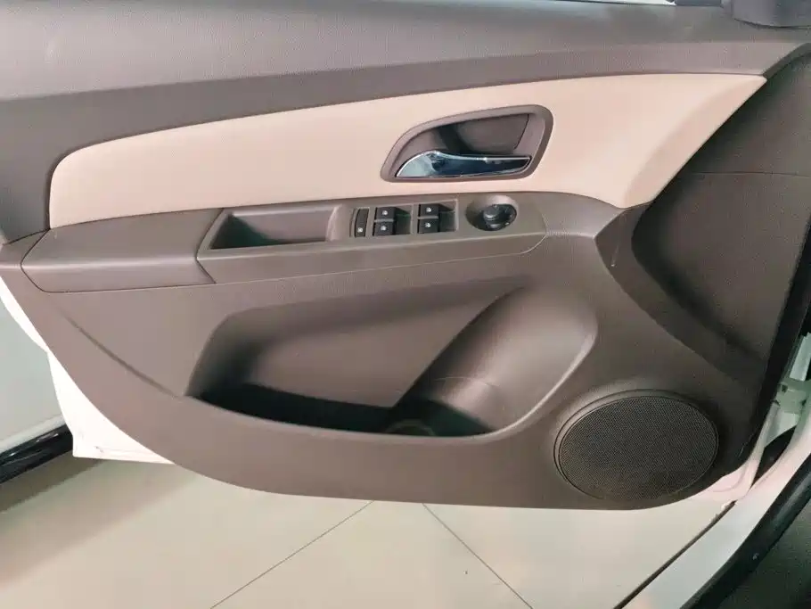 Chevrolet Cruze — миниатюра 7