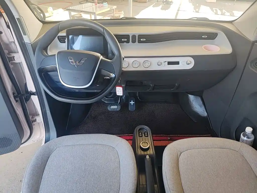 Wuling MINIEV — миниатюра 10