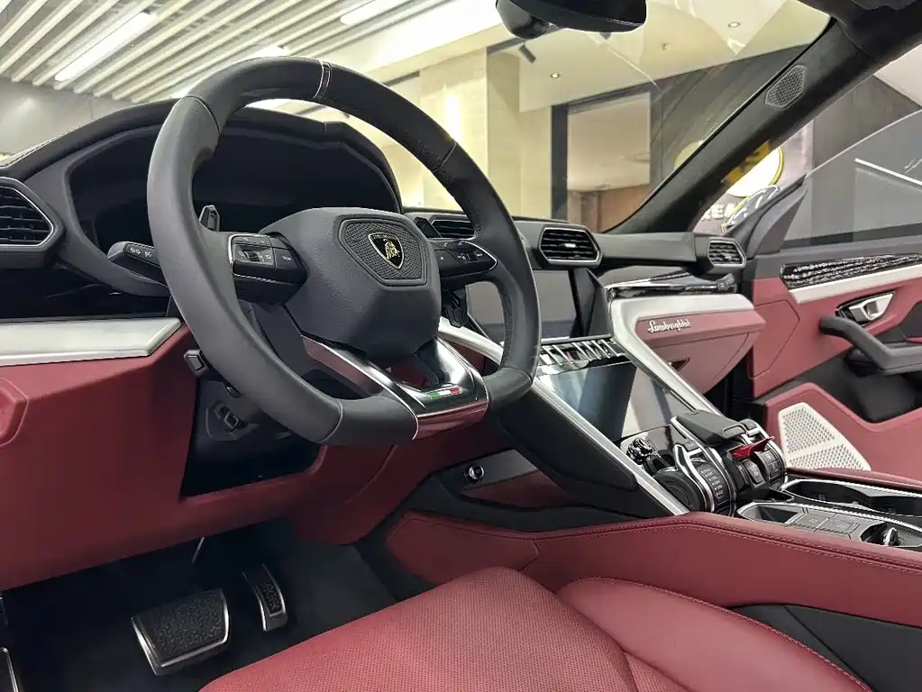 Lamborghini Urus — миниатюра 4
