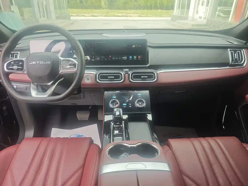 JETOUR X70 PLUS 2025 1.5T Luxury 7 мест