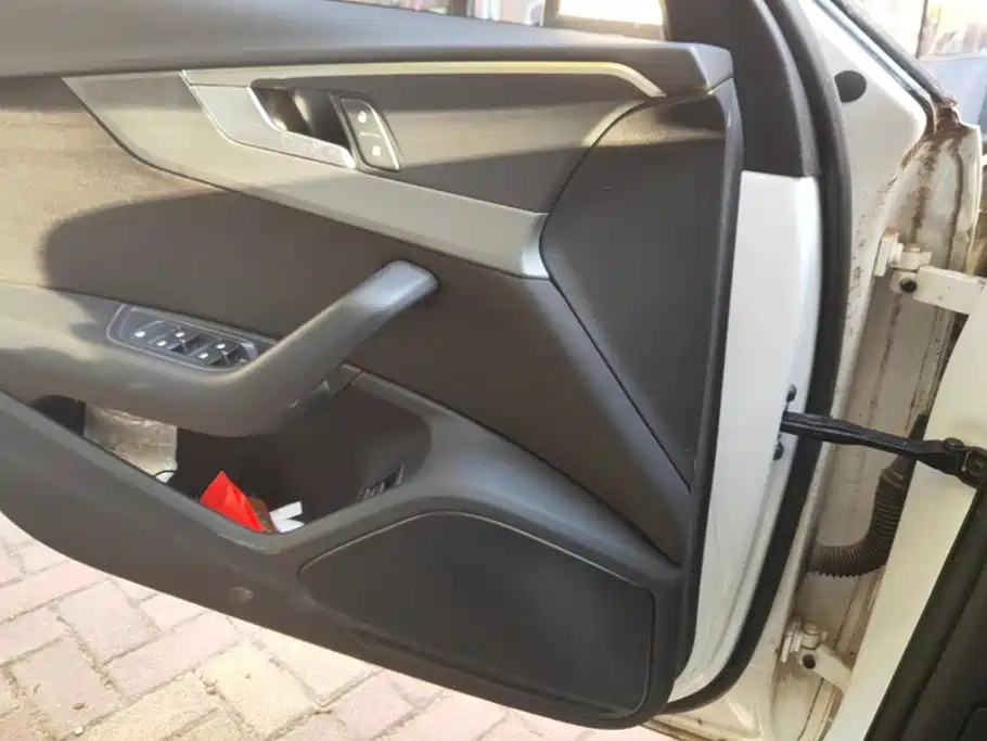 Audi A4L — миниатюра 7