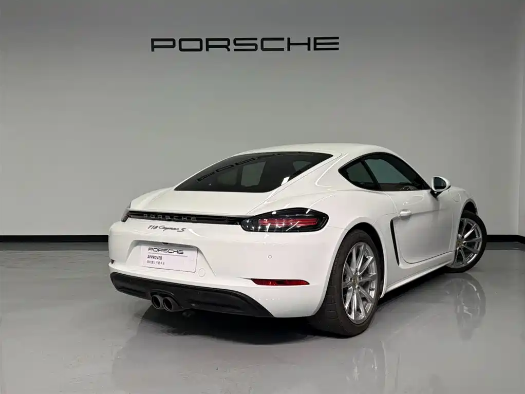 PORSCHE 718