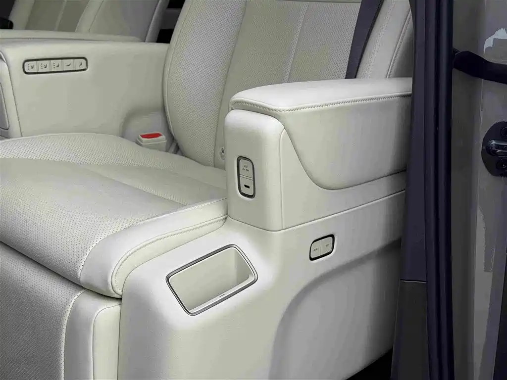 Li Auto Li MEGA — миниатюра 16