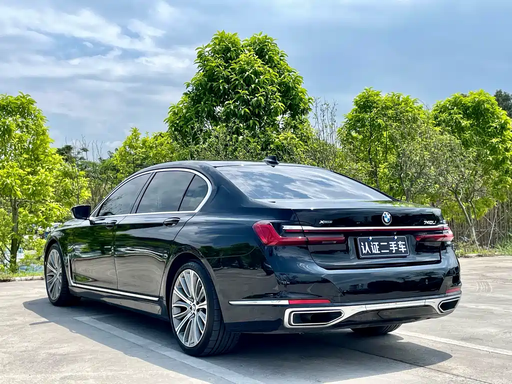 BMW 7 SERIES