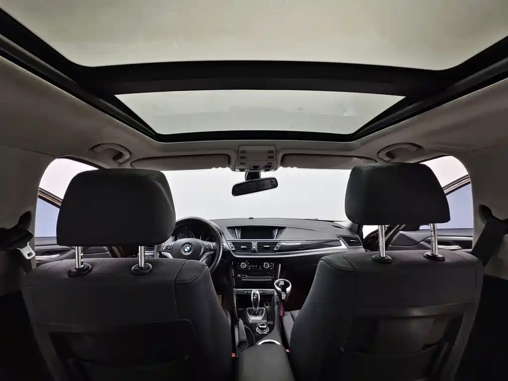 BMW X1 — миниатюра 10