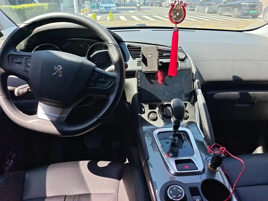 Peugeot 3008 — миниатюра 12