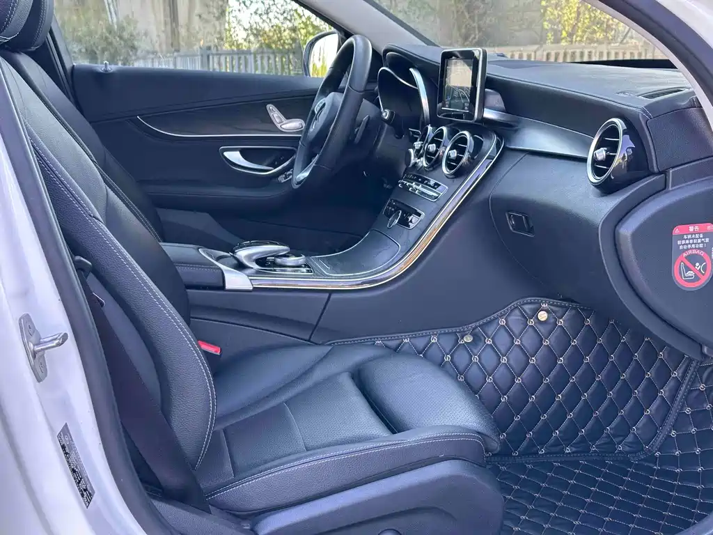Mercedes-Benz C-Class — миниатюра 8