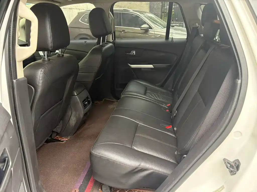 Ford Edge (Import) — миниатюра 8