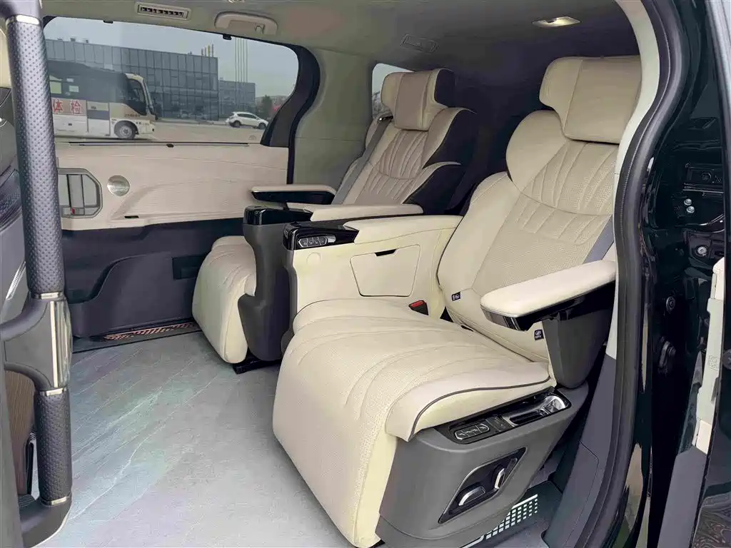 Toyota Sienna — миниатюра 9