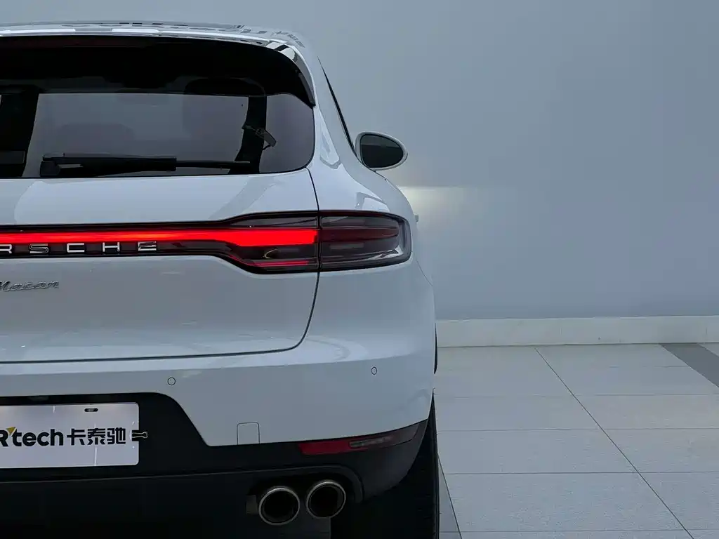 Porsche Macan — миниатюра 4