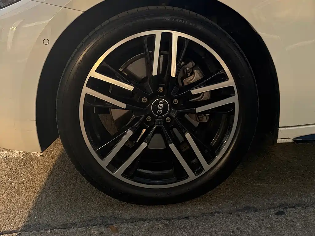 Audi A5L — миниатюра 7