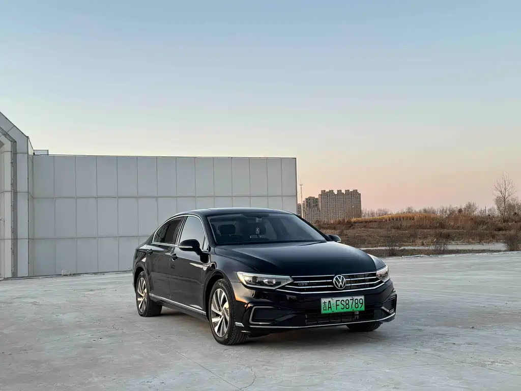 VOLKSWAGEN MAGOTAN GTE PLUG IN HYBRID