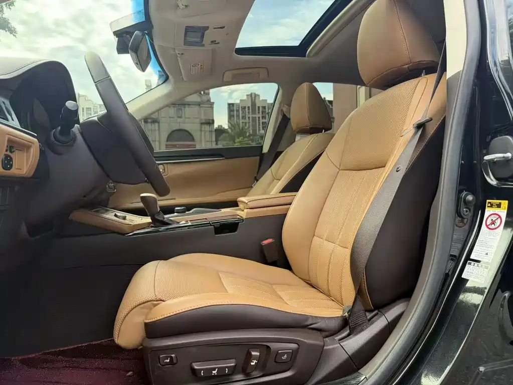 Lexus ES — миниатюра 9