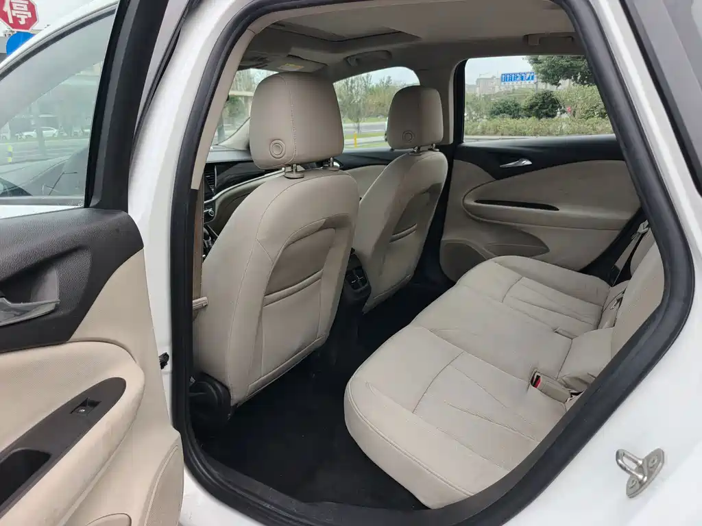 Buick Verano — миниатюра 8