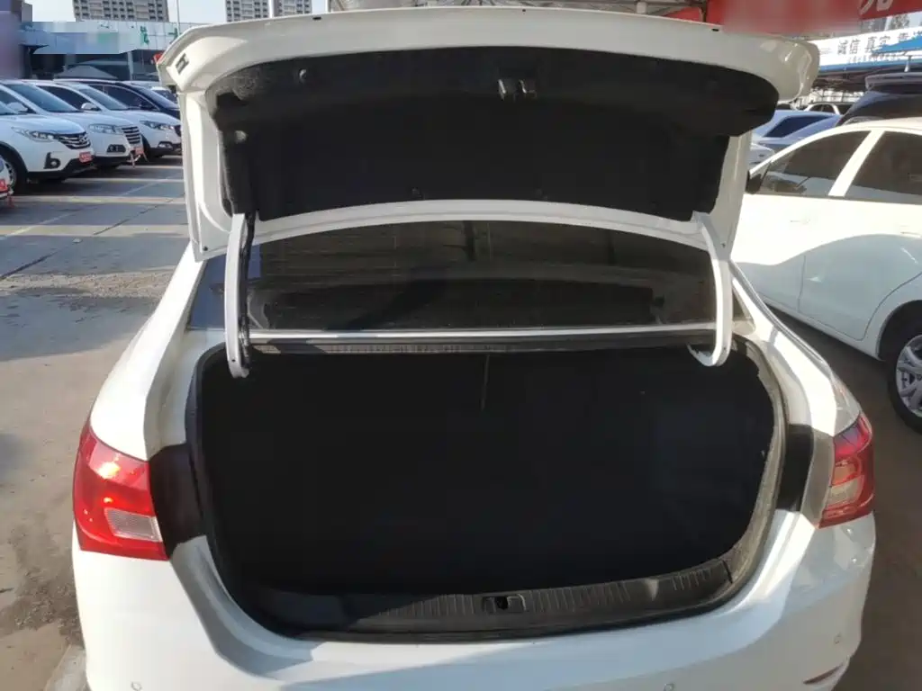 Buick Excelle — миниатюра 19