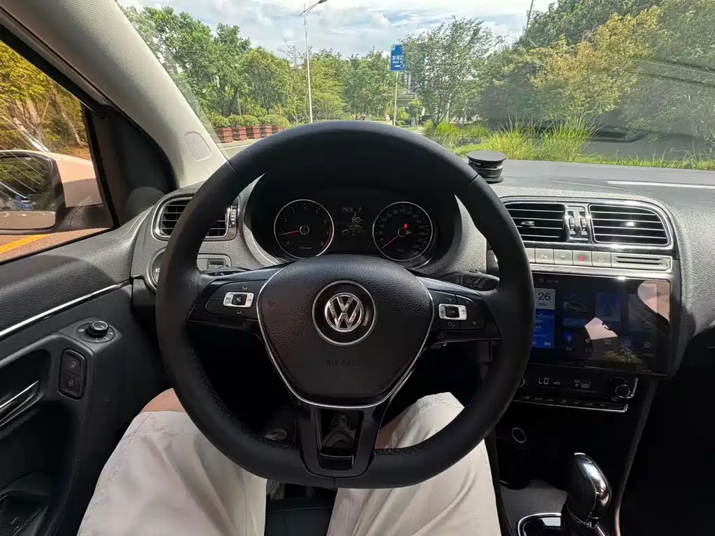 Volkswagen Polo — миниатюра 5