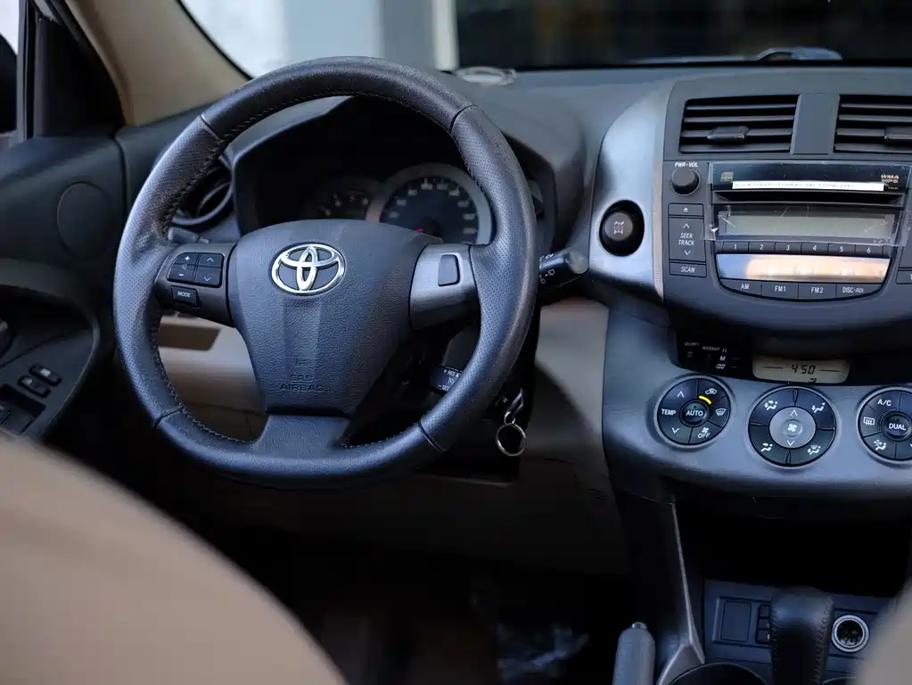 Toyota RAV4 — миниатюра 19