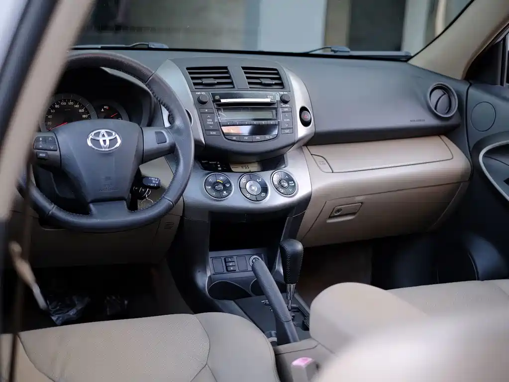 Toyota RAV4 — миниатюра 50