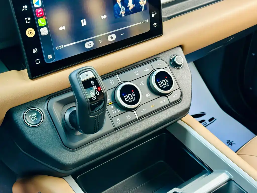 Land Rover Defender — миниатюра 9