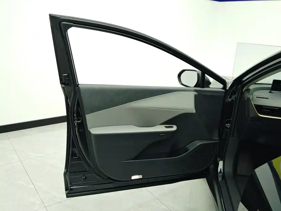 Toyota bZ3 — миниатюра 7