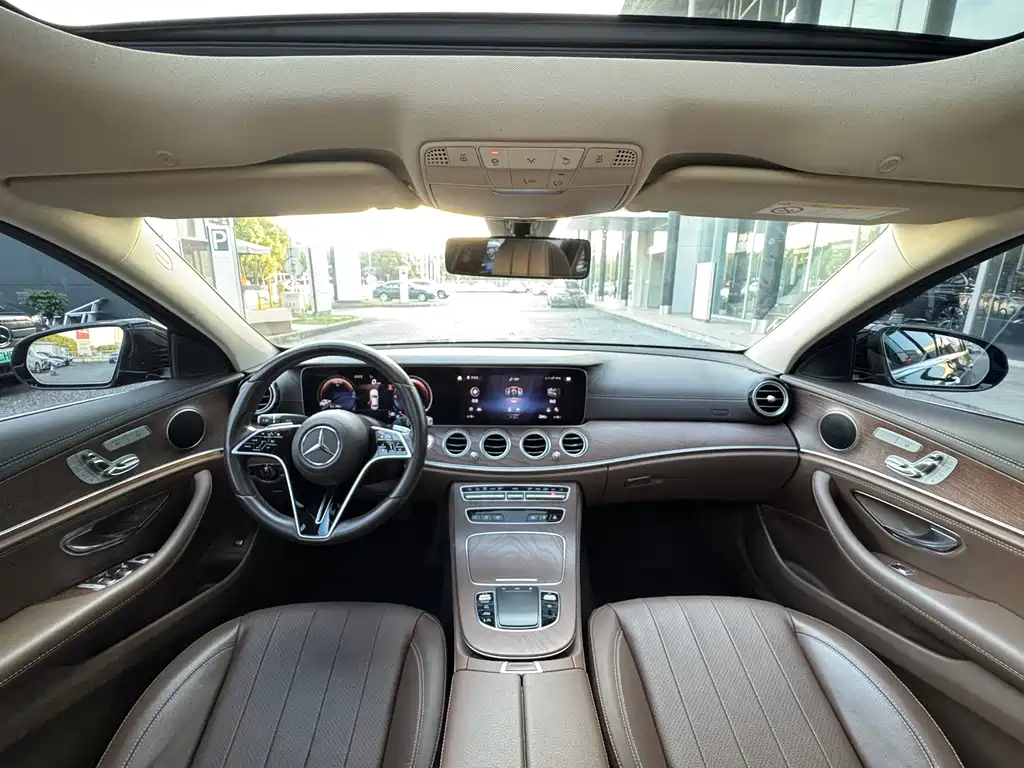 Mercedes-Benz E-Class — миниатюра 17