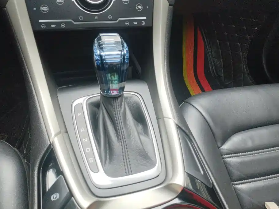Ford Mondeo — миниатюра 16