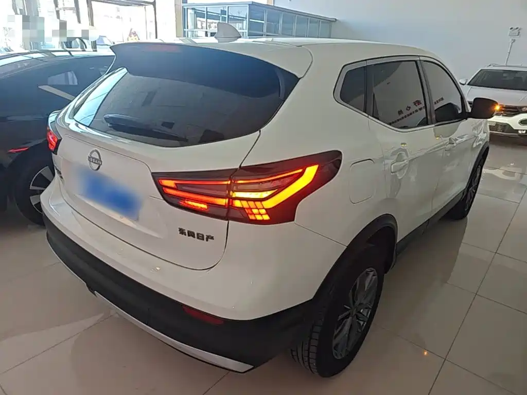 Nissan Qashqai — миниатюра 7