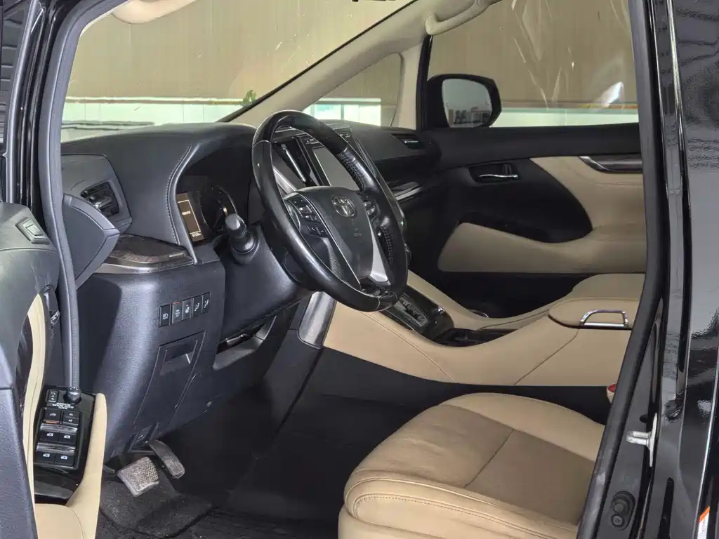 Toyota Vellfire — миниатюра 3