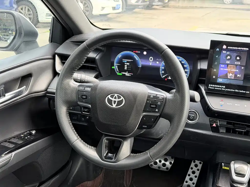 Toyota Camry — миниатюра 5
