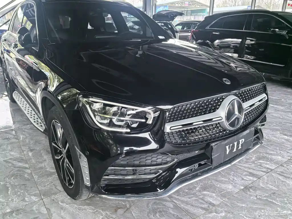 MERCEDES-BENZ GLC