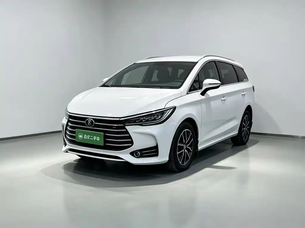 BYD MAX