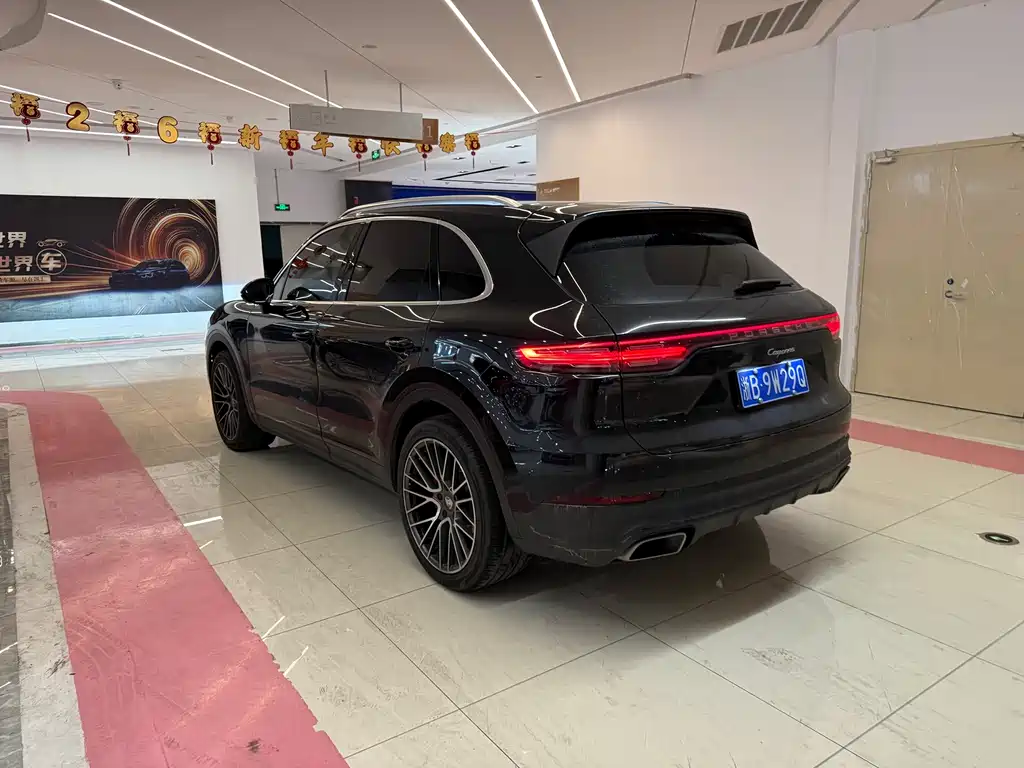 PORSCHE CAYENNE