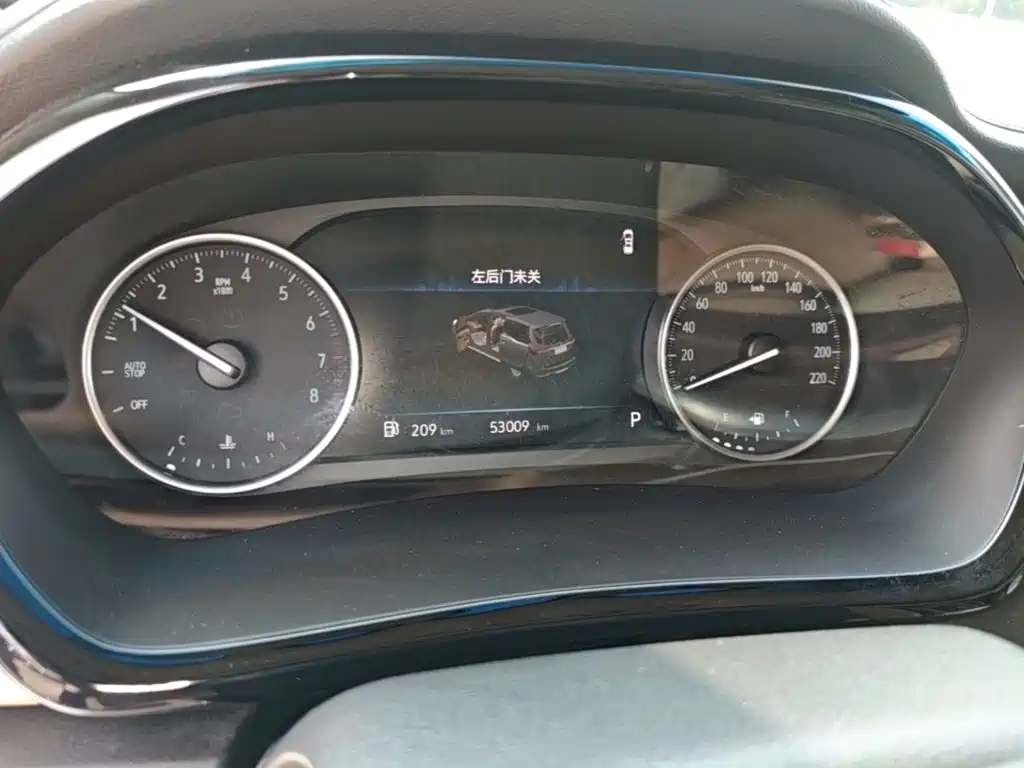 Buick GL8 — миниатюра 12