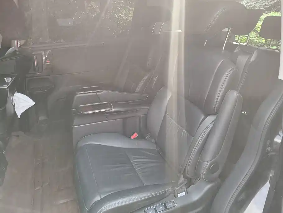 Honda Elysion — миниатюра 11