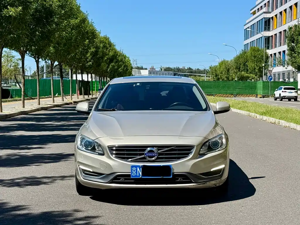 Volvo S60 — миниатюра 2