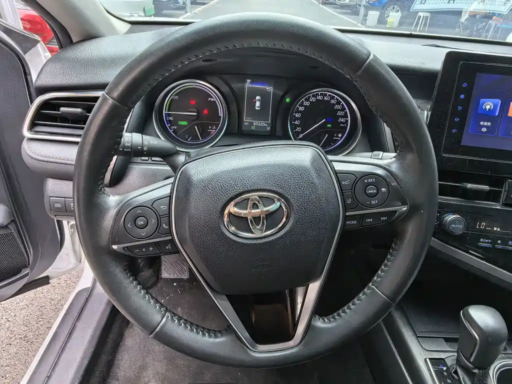 Toyota Camry — миниатюра 10