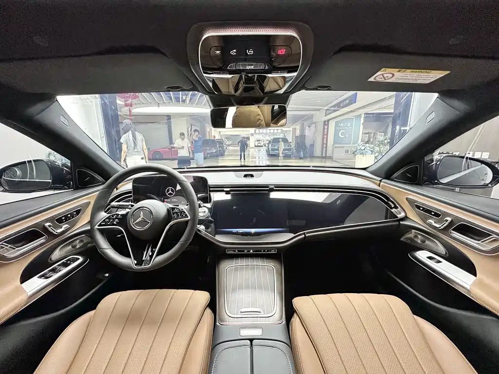 Mercedes-Benz E-Class — миниатюра 9