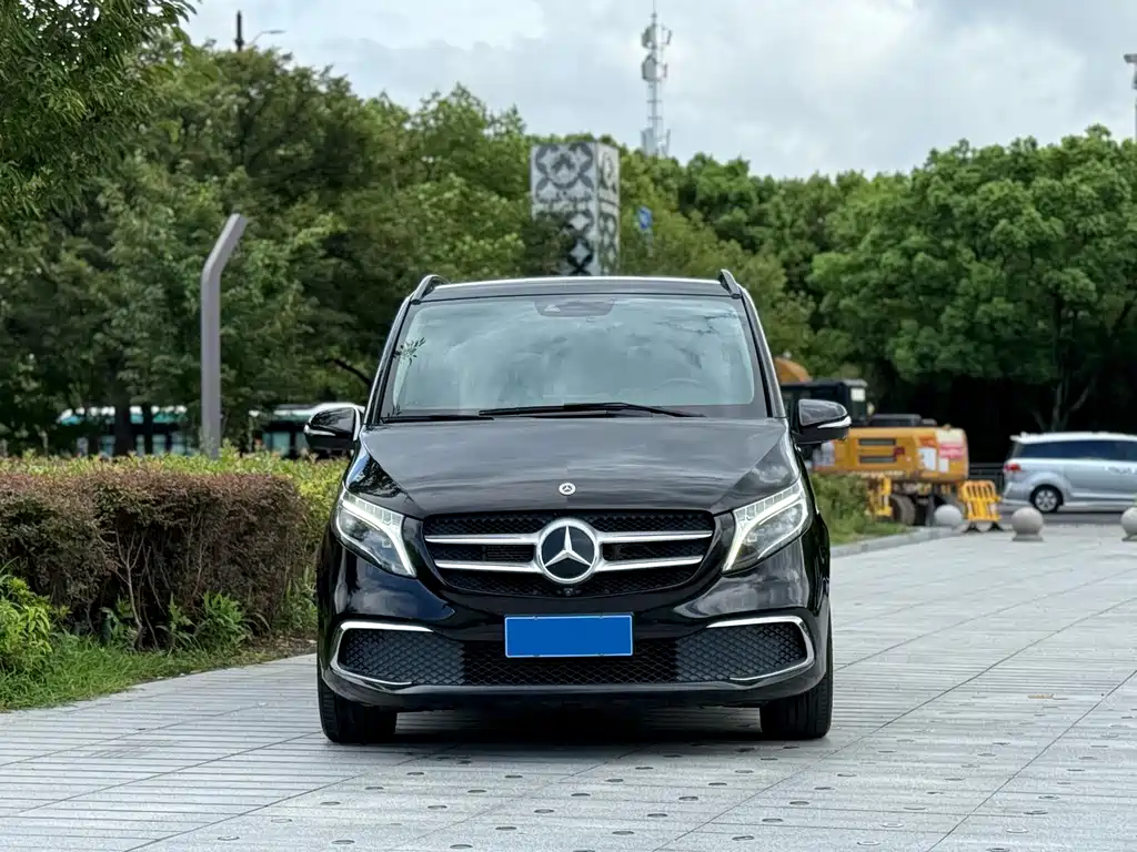 Mercedes-Benz V-Class — миниатюра 2