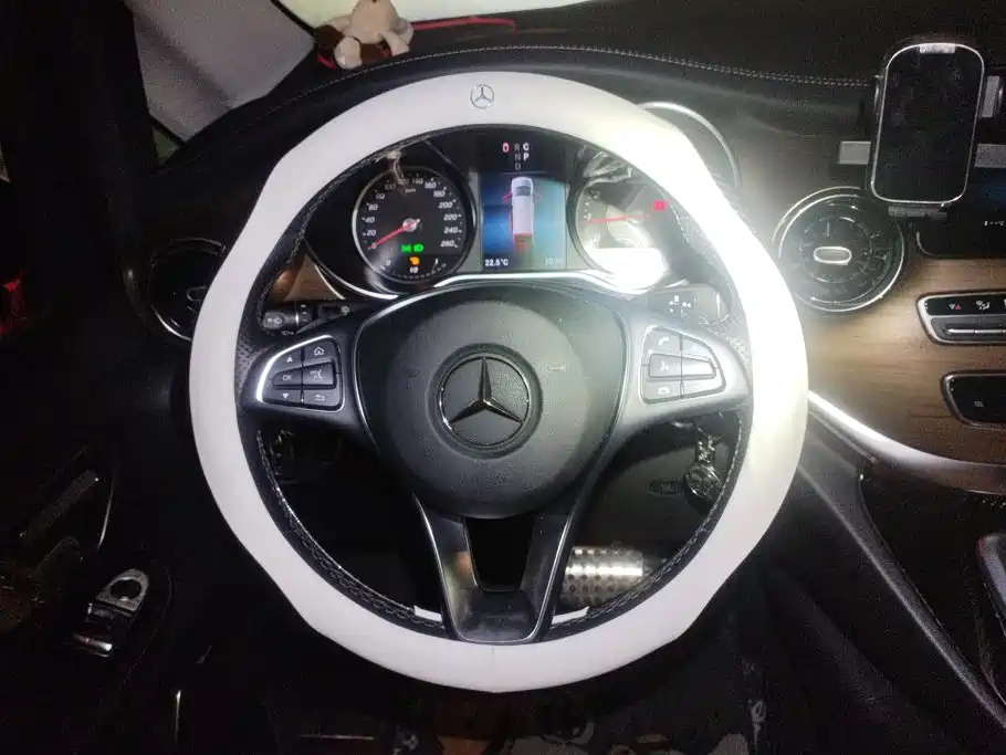 Mercedes-Benz V-Class — миниатюра 15