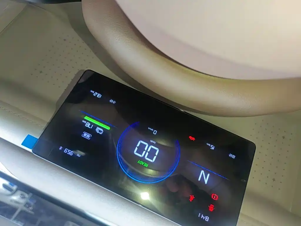 Wuling MINIEV — миниатюра 12