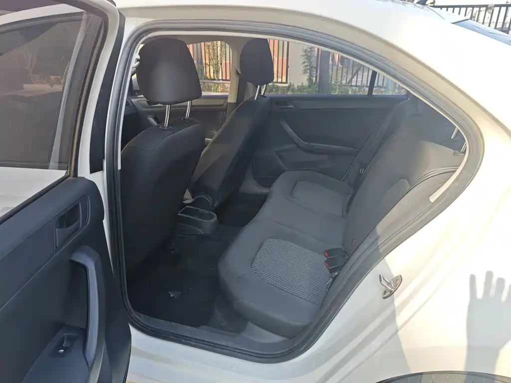 Volkswagen Santana — миниатюра 13
