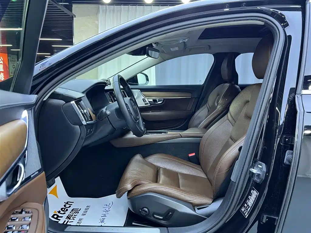 Volvo S90 2018 T5