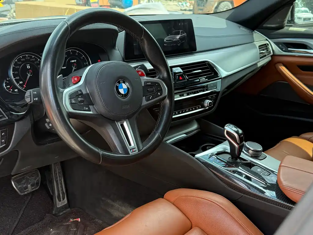 BMW  M5