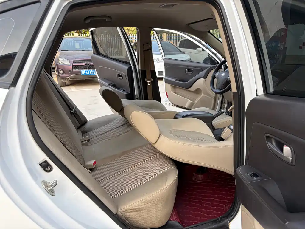 Hyundai Elantra 2015 1.6L AT Comfort