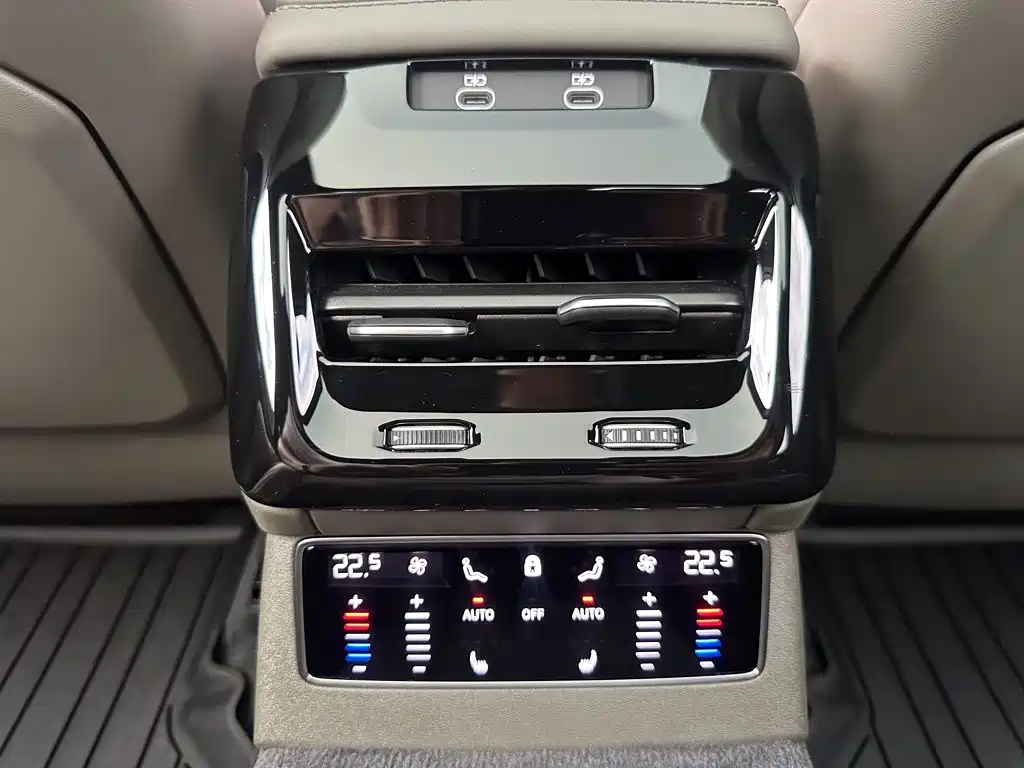 Audi A6L — миниатюра 12