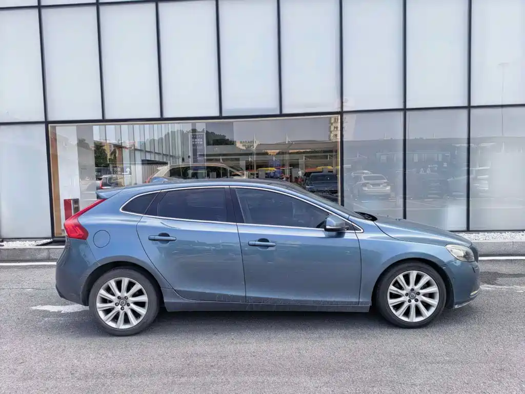 Volvo V40 — миниатюра 5