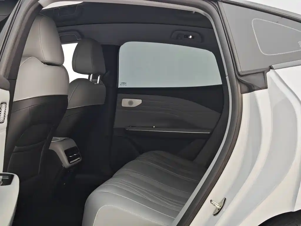 GEELY GALAXY GALAXY E8