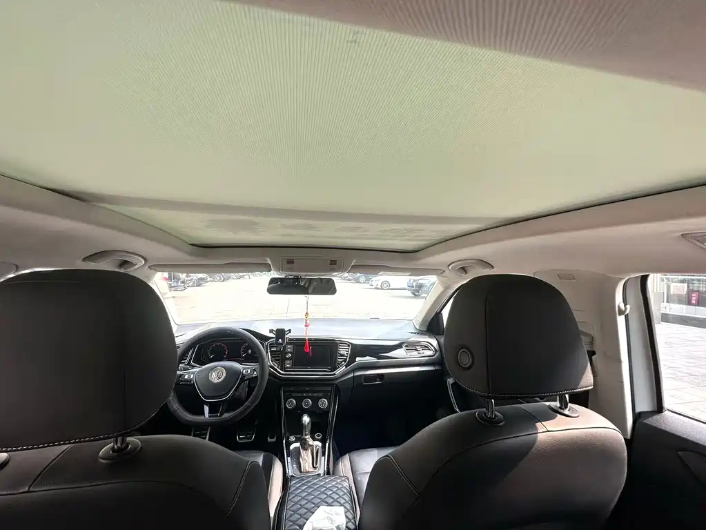 VOLKSWAGEN T ROC EXPLORING SONGS