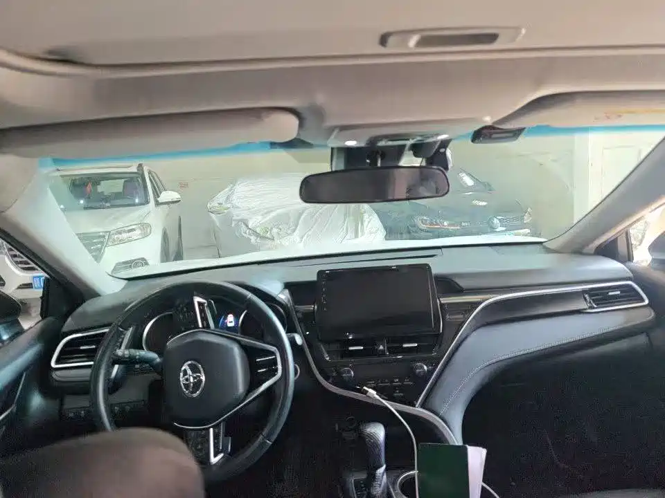 Toyota Camry — миниатюра 3