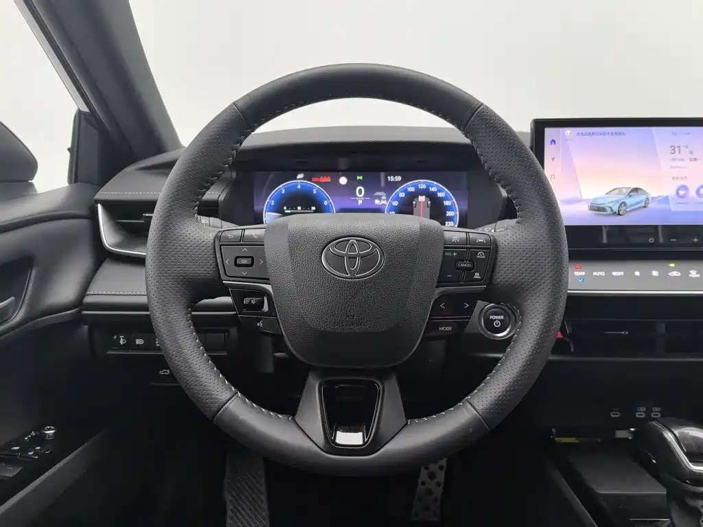 Toyota Camry — миниатюра 11